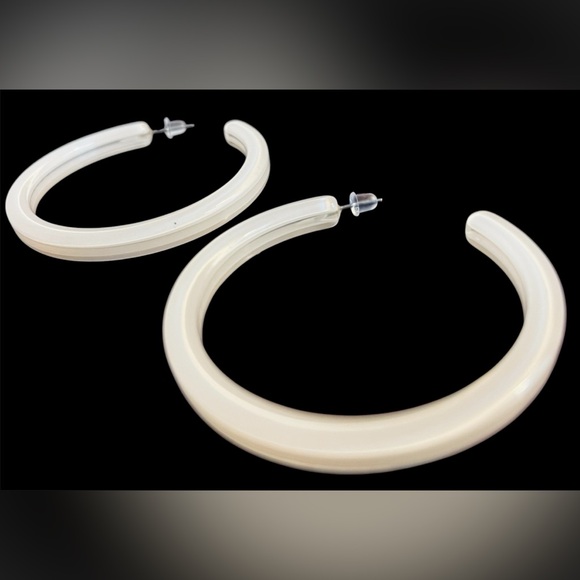 Retro Large Front Clear/ Sides White Plastic Hoop Earrings 2.5”x2.5” - Picture 3 of 8
